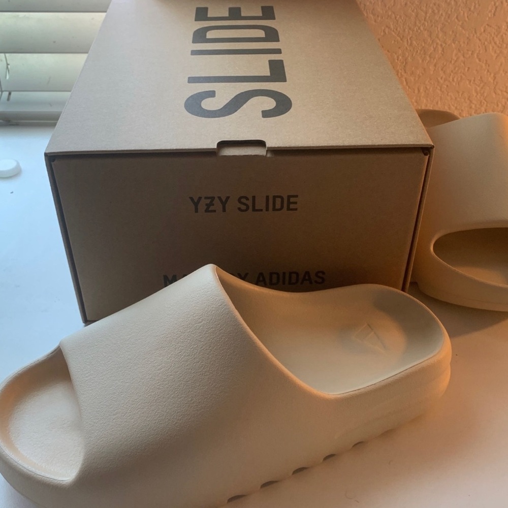Yeezy Slides Authentic Comfirmed App: Size 9 New … - image 1
